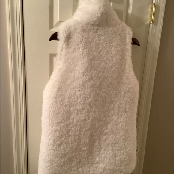 New Directions White Faux Fur Sherpa Teddy Vest Size S/M - Picture 14 of 16